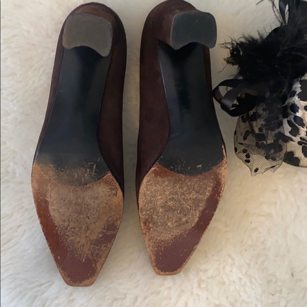 Stuart Weitzman Women's Suede Pumps - Picture 3 of 7